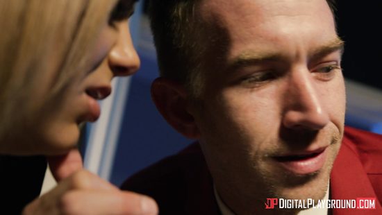 Загипнотизированный муж трахается на глазах молодой жены со зрелой толстушкой