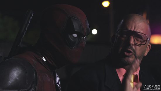 Полнометражная пародия на Дэдпула с зачетным сексом и жаркой групповухой