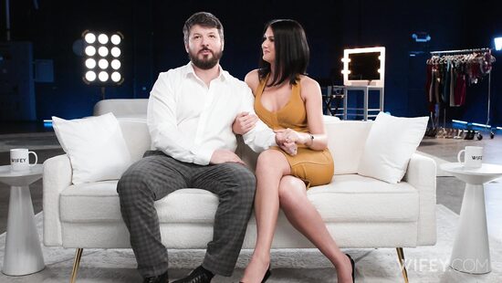 Сиенна и Логан: Вуайеризм во всей красе