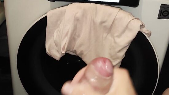 Дрочу и кончаю на сучек