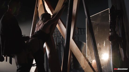 В темноте просыпается похоть