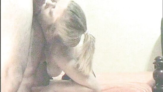 Сисястая жена сосёт хуй раком, лижет и заглатывает яички