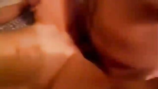 С дружаней вцепили секси милфетку)