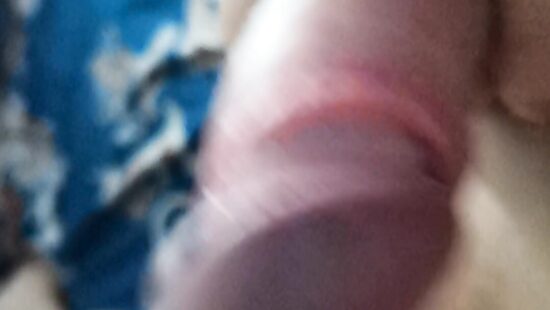 Утром разбудил меня мой твёрдый член!