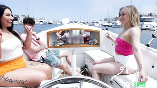 Морской устав: две жопы в одну каюту