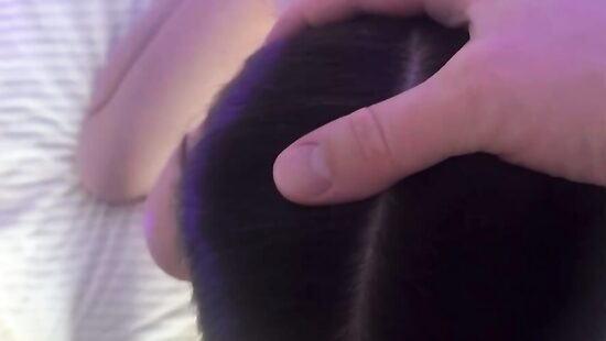 Сосет член с заглотом