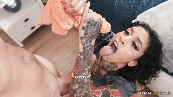 Даже у неё не так промокли трусы