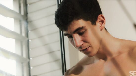 Даже до спальни не дошли