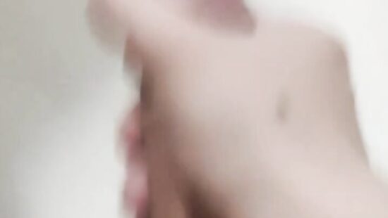 Дрочу в ванной