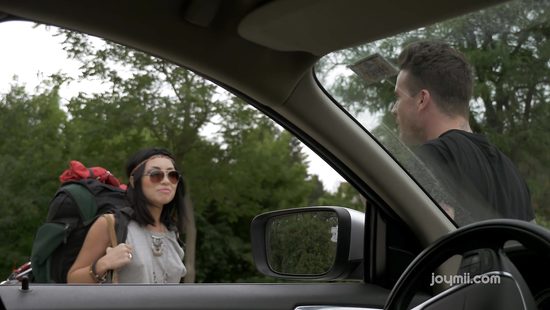 Узкоглазая автостопщица соблазнила водителя и дала в письку в гостинице